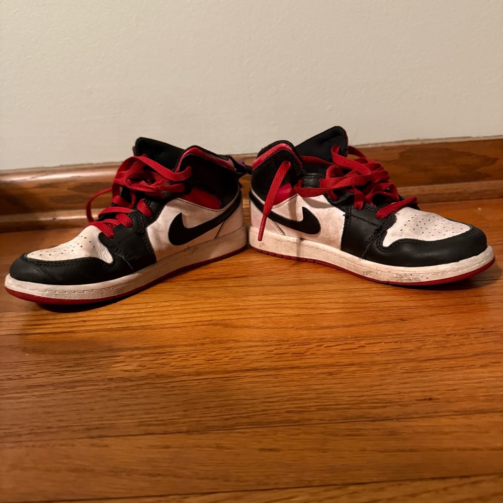 Nike youth shoes